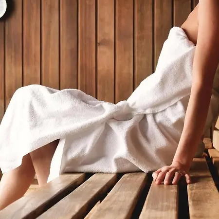 Les Horizons - Spa-jacuzzi - Massage- Sauna - 4 Saisons - Piscine Chauffee Toute L'annee - 800m Centre Bed & Breakfast *