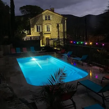 Les Horizons - Spa-jacuzzi - Massage- Sauna - 4 Saisons - Piscine Chauffee Toute L'annee - 800m Centre Bed & Breakfast