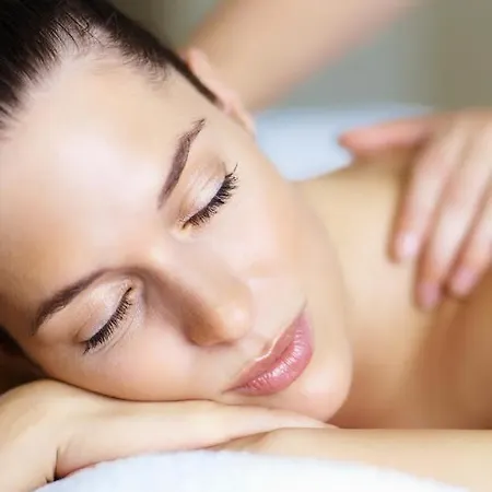 Les Horizons - Spa-jacuzzi - Massage- Sauna - 4 Saisons - Piscine Chauffee Toute L'annee - 800m Centre Nyons