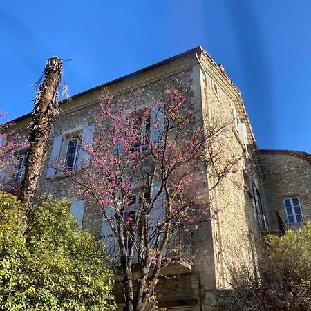 Les Horizons: Year-round Retreat With Heated Pool Near Center