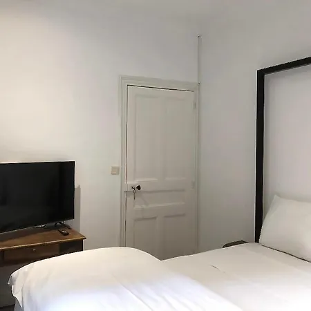 Bed & Breakfast Les Horizons: Year-round Retreat With Heated Pool Near Center