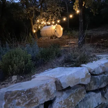 Bed & Breakfast Les Horizons: Year-round Retreat With Heated Pool Near Center Nyons